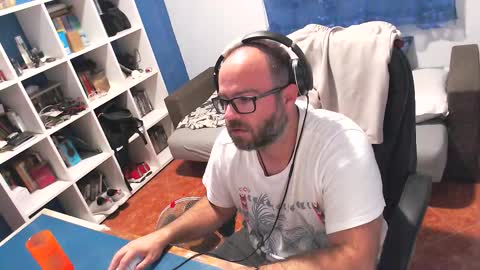 Snapshot of ravingr3d3 chatting on October 2025 10:52:01 PM ravingr3d3 online show from October 2025 10:52:01 PM