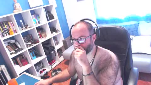 Snapshot of ravingr3d3 chatting on October 2025 09:39:02 AM ravingr3d3 online show from October 2025 09:39:02 AM