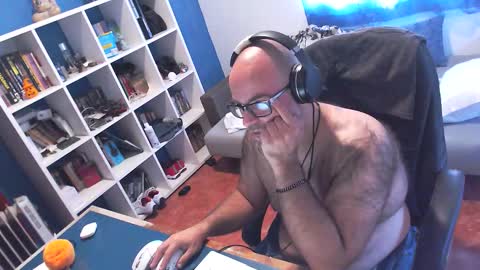 Snapshot of ravingr3d3 chatting on October 2025 11:19:01 AM ravingr3d3 online show from October 2025 11:19:01 AM