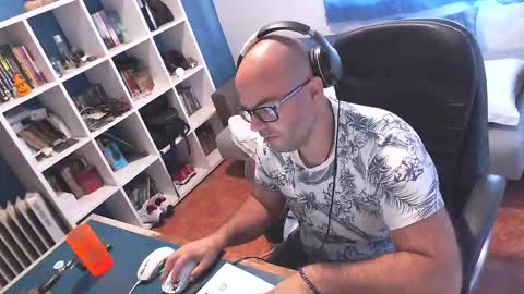 Snapshot of ravingr3d3 chatting on October 2025 08:13:01 AM ravingr3d3 online show from October 2025 08:13:01 AM