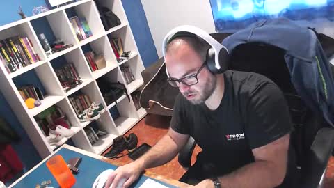 ravingr3d3 online show from November 2025 09:19:02 AM