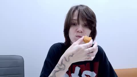 Ray-Ray online show from February 2026 12:15:01 PM