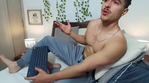 Ray online show from November 2025 01:52:02 AM