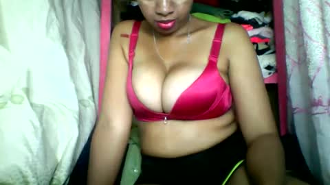 Snapshot of rayana_69 chatting on May 2026 11:06:01 AM rayana_69 online show from May 2026 11:06:01 AM