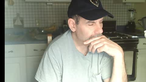 Snapshot of raylene4u2 chatting on May 2026 08:20:01 AM Ray online show from May 2026 08:20:01 AM