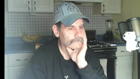 Snapshot of raylene4u2 chatting on May 2026 06:42:01 AM Ray online show from May 2026 06:42:01 AM