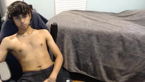 Snapshot of raymondg8596 chatting on February 2025 03:42:01 AM raymondg8596 online show from February 2025 03:42:01 AM