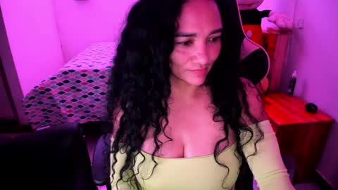Danna online show from June 2026 04:33:02 PM