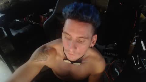 Rayzel online show from December 2025 02:45:02 PM