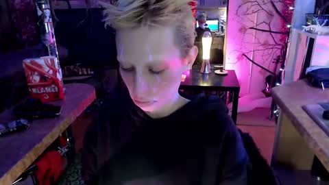 Snapshot of raziel_haze chatting on December 2024 07:54:01 AM Yrriel Strife Candy-Demon Caveboy mr. Cringe online show from December 2024 07:54:01 AM