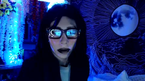 Snapshot of raziel_haze chatting on January 2025 04:50:02 AM Yrriel Strife Candy-Demon Caveboy mr. Cringe online show from January 2025 04:50:02 AM