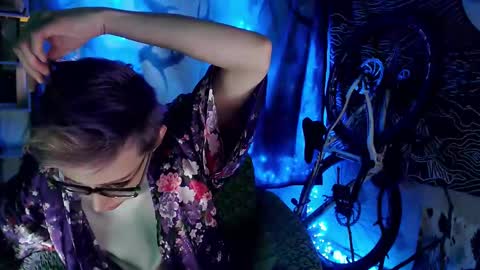 Snapshot of raziel_haze chatting on January 2025 06:04:01 PM Yrriel Strife Candy-Demon Caveboy mr. Cringe online show from January 2025 06:04:01 PM