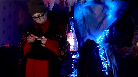 Snapshot of raziel_haze chatting on February 2025 05:53:02 AM Yrriel Strife Candy-Demon Caveboy mr. Cringe online show from February 2025 05:53:02 AM