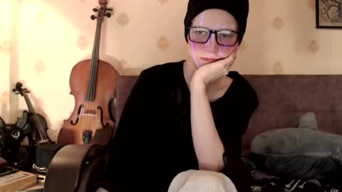 Snapshot of raziel_haze chatting on February 2025 01:13:02 PM Yrriel Strife Candy-Demon Caveboy mr. Cringe online show from February 2025 01:13:02 PM