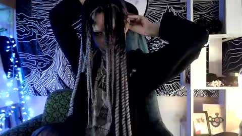 Snapshot of raziel_haze chatting on February 2025 06:32:02 AM Yrriel Strife Candy-Demon Caveboy mr. Cringe online show from February 2025 06:32:02 AM