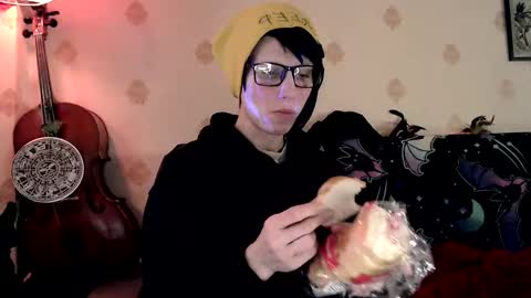 Snapshot of raziel_haze chatting on March 2025 09:53:01 AM Yrriel Strife Candy-Demon Caveboy mr. Cringe online show from March 2025 09:53:01 AM