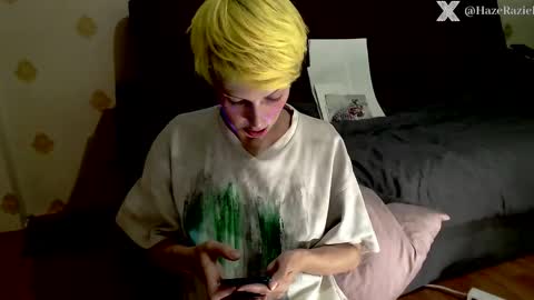 Snapshot of raziel_haze chatting on September 2025 05:13:01 PM Yrriel Strife Candy-Demon Caveboy mr. Cringe online show from September 2025 05:13:01 PM