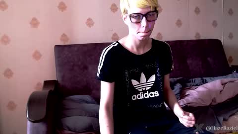 Snapshot of raziel_haze chatting on September 2025 09:33:02 AM Yrriel Strife Candy-Demon Caveboy mr. Cringe online show from September 2025 09:33:02 AM