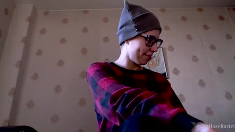 Snapshot of raziel_haze chatting on September 2025 02:40:01 PM Yrriel Strife Candy-Demon Caveboy mr. Cringe online show from September 2025 02:40:01 PM