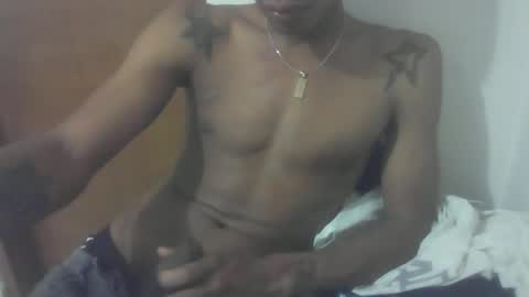 Snapshot of realmenol24k chatting on February 2026 04:31:01 AM SexyFlacko online show from February 2026 04:31:01 AM