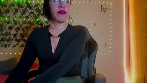 Rebbeca online show from October 2025 10:05:02 AM