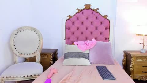 Snapshot of rebeca_watsson chatting on March 2025 02:23:02 PM Rebeca Whatsson online show from March 2025 02:23:02 PM