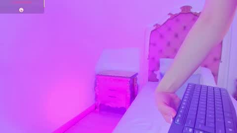 Snapshot of rebeca_watsson chatting on November 2025 11:31:02 AM Rebeca Whatsson online show from November 2025 11:31:02 AM