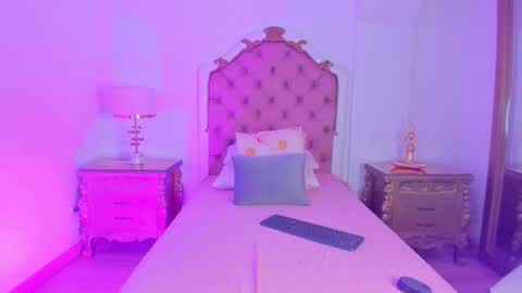 Snapshot of rebeca_watsson chatting on November 2025 11:32:02 AM Rebeca Whatsson online show from November 2025 11:32:02 AM