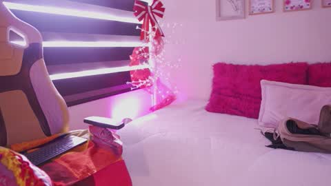 Rebeca  online show from December 2025 12:54:01 PM