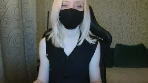 Snapshot of rebesaolset chatting on December 2024 03:38:02 PM RebesaOlset online show from December 2024 03:38:02 PM