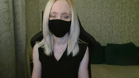 Snapshot of rebesaolset chatting on January 2025 04:23:01 PM RebesaOlset online show from January 2025 04:23:01 PM