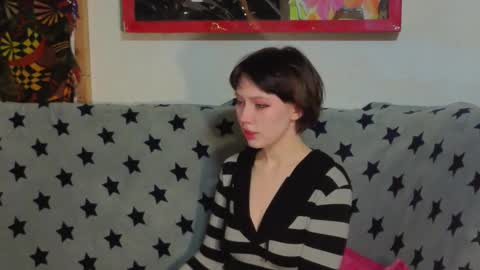 Lara online show from October 2025 04:42:02 PM