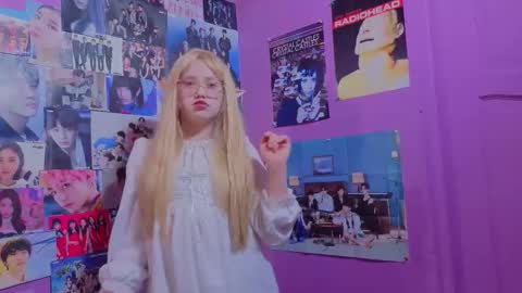 Lara online show from February 2026 08:16:01 PM