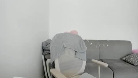 Lolanaturalred online show from February 2025 12:37:02 PM