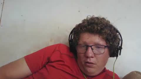 Snapshot of red454games454 chatting on February 2025 12:30:01 AM zsax horny online show from February 2025 12:30:01 AM