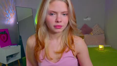 red__candy online show from November 2025 12:05:02 PM