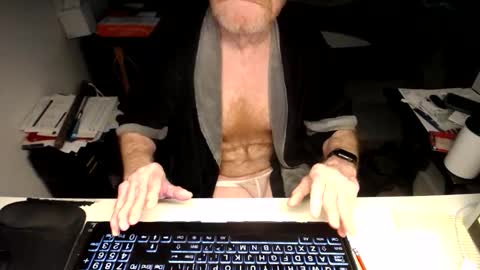 Red online show from April 2026 06:03:02 PM