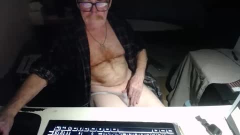 Snapshot of redbare12007 chatting on May 2026 08:21:02 AM Red online show from May 2026 08:21:02 AM