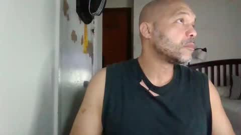 Snapshot of redbone441 chatting on February 2026 01:25:01 PM Redbone online show from February 2026 01:25:01 PM