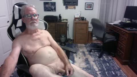 Snapshot of redbud3075 chatting on June 2026 03:13:02 AM Daddy G online show from June 2026 03:13:02 AM