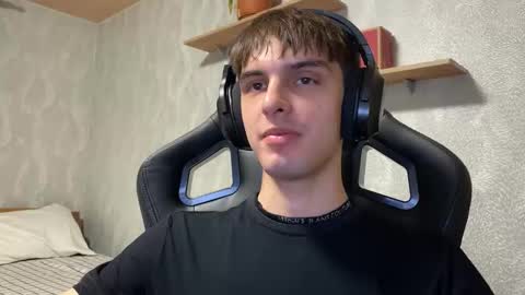 Snapshot of redbullshine chatting on September 2025 03:28:02 PM redbullshine online show from September 2025 03:28:02 PM