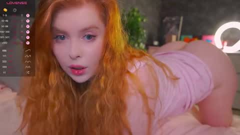 Snapshot of redhotvixen_ chatting on November 2025 11:37:01 PM Sofia online show from November 2025 11:37:01 PM