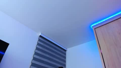 redski77 online show from December 2024 09:17:02 AM