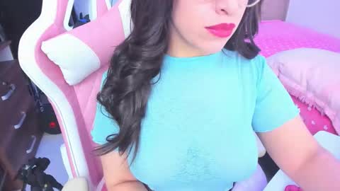 redski77 online show from November 2025 11:23:02 AM