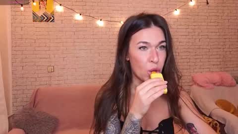 ReginaHawkinss online show from October 2025 10:02:01 AM