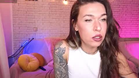 ReginaHawkinss online show from October 2025 09:10:01 AM