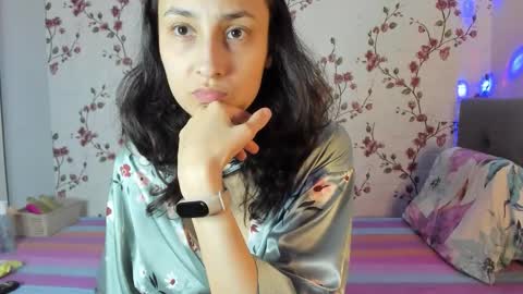 Alisa online show from November 2025 01:24:01 PM