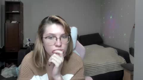 Snapshot of reginasmilee chatting on January 2025 09:37:02 AM Regina online show from January 2025 09:37:02 AM