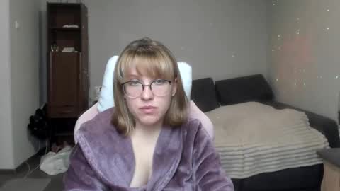 Snapshot of reginasmilee chatting on January 2025 04:39:01 PM Regina online show from January 2025 04:39:01 PM