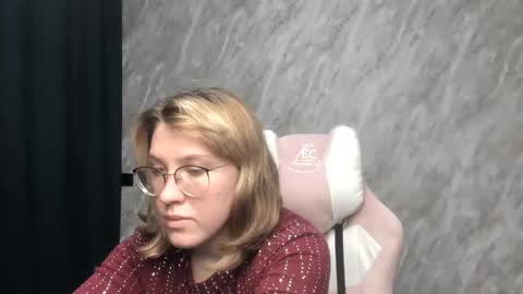 Snapshot of reginasmilee chatting on January 2025 11:24:01 AM Regina online show from January 2025 11:24:01 AM